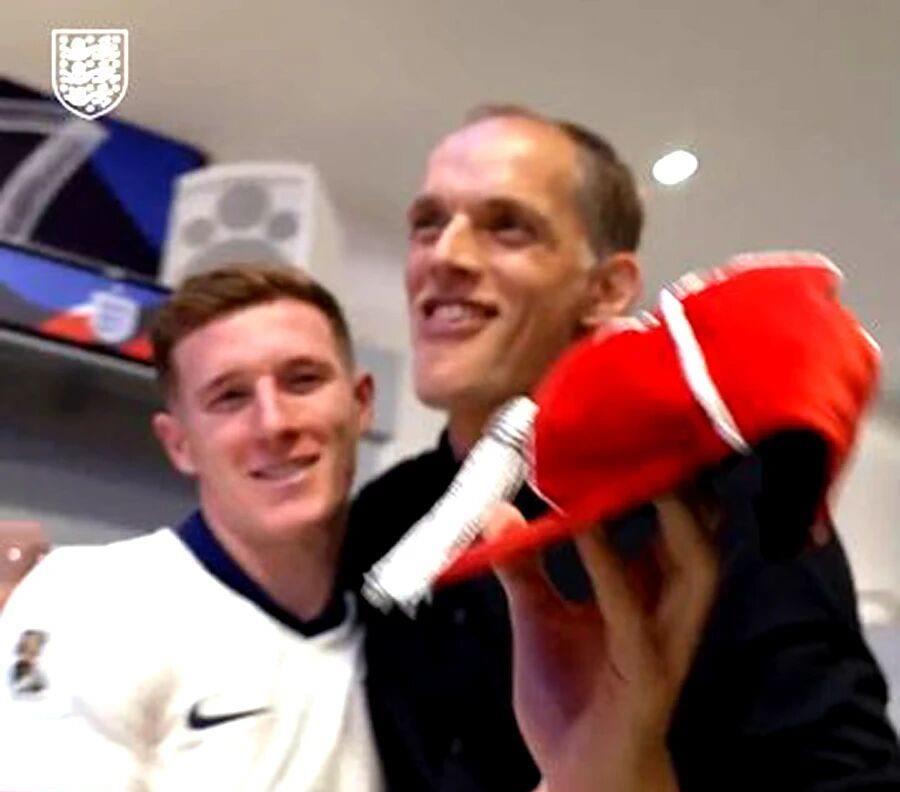 花费, 比赛中, 一审