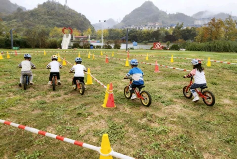 更是一座洋, 不仅承载着